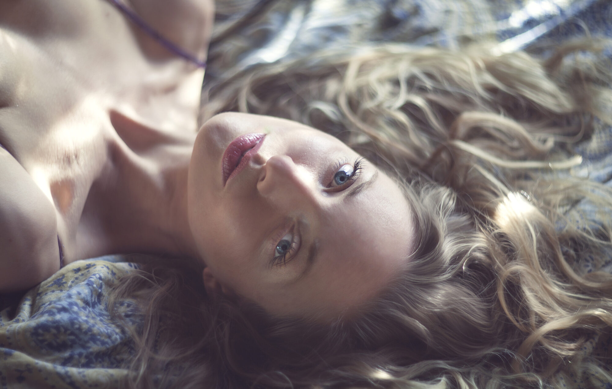 Self Portrait Photographer, Anastasia Arteyeva,Anastasia Kole,Odessa, Ukraine,Male vs female photographers,The male gaze,Making a living as a traveling art model,The gypsy lifestyle,Dreaming of having a bookshelf,Coordinating photo events,Being a muse,The vulnerability of being nude,Photography workshops,How to be grateful for social media,Figuring out your life priorities